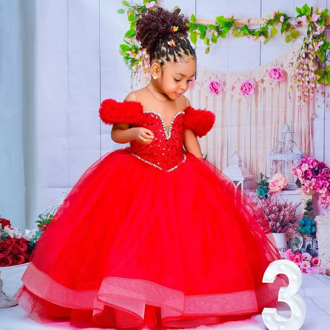 

Red Flower Girl Dresses Kids Birthday Dresses Off Shoulder Sequins Ruffles Tiered Tulle First Communion Ball Gowns for Wedding