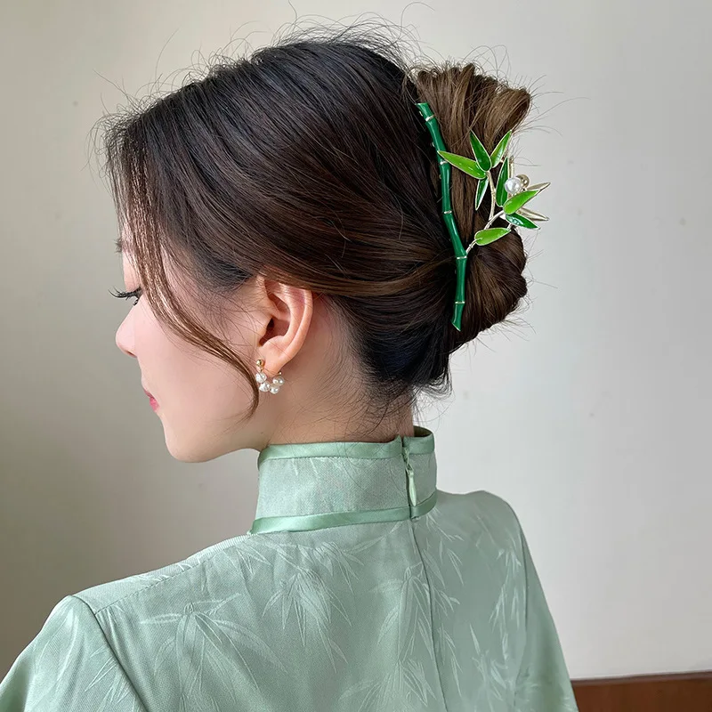 New Women\'s Retro Green Bamboo Hair Clips Women\'s Pearl Ponytail Claw Clip Pearl Shark Clip Girl Styling Decorative Headwear