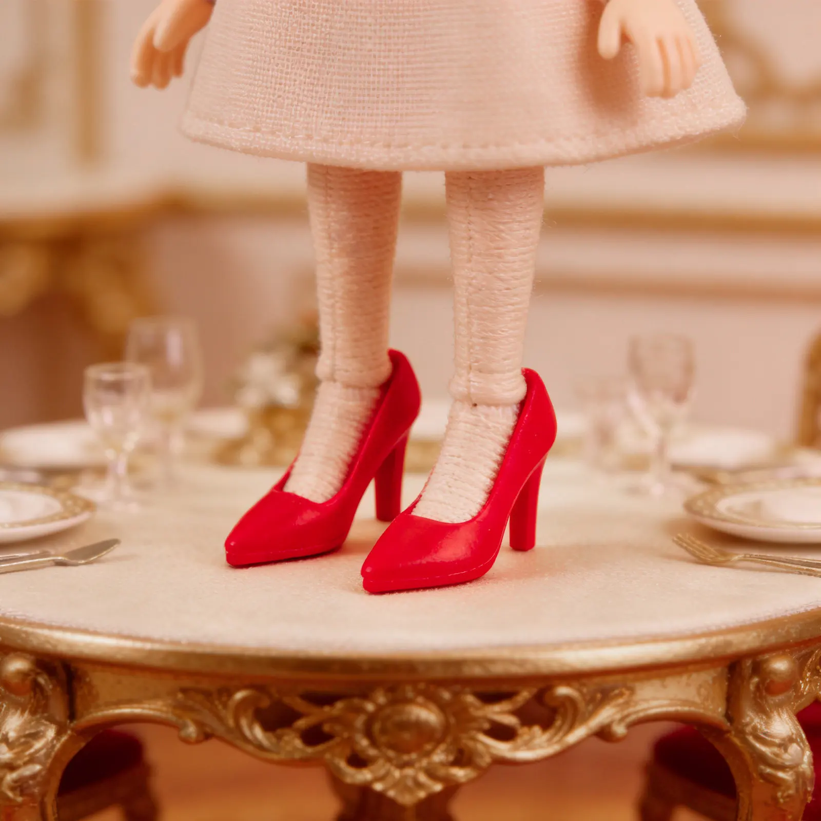 

1Pair 12 Inch Female Figure High Heels Closed Toe Fashion Shoes Action Figure Accessories Red Elegant Pumps