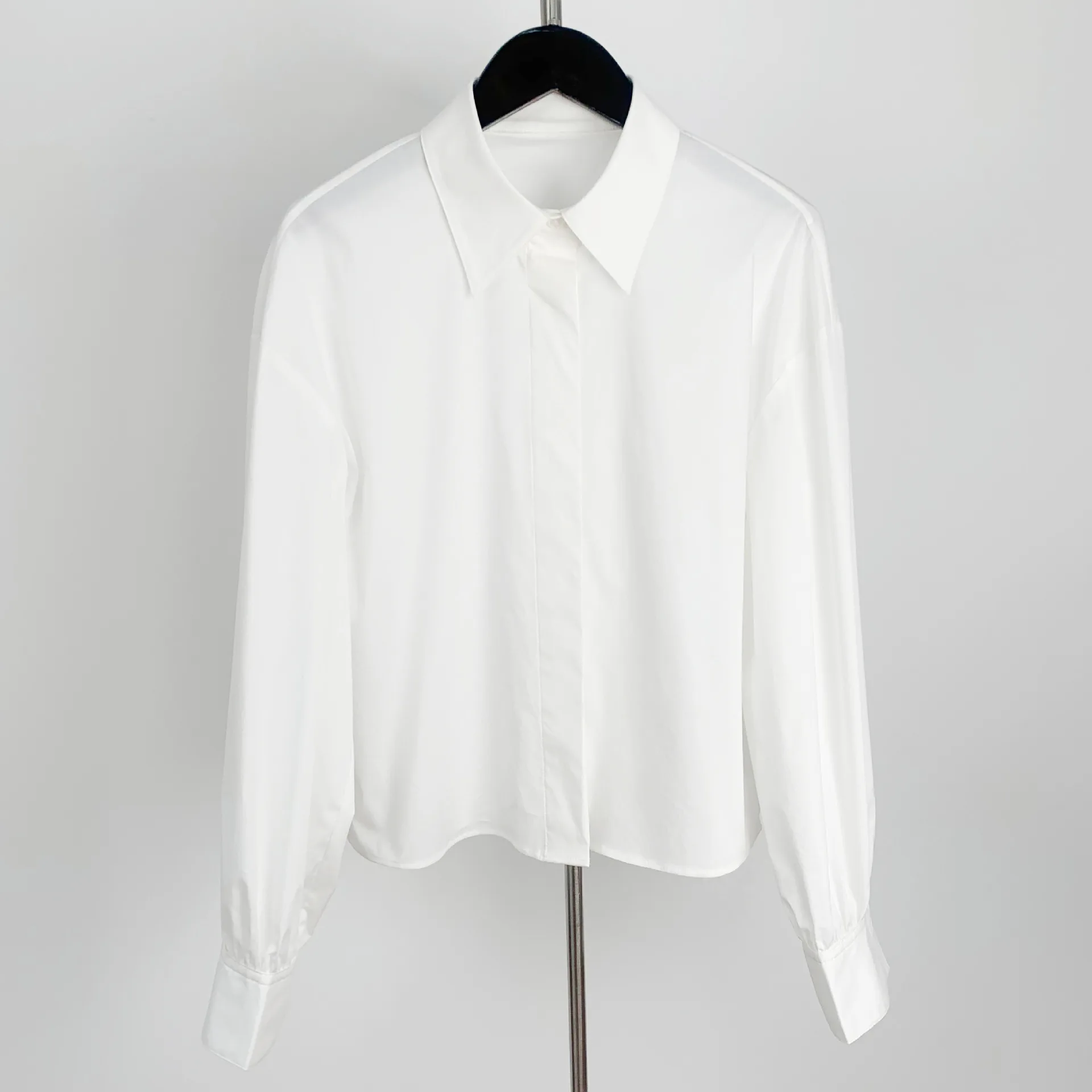 

2022 Spring and Summer Light Luxury Lantern Sleeve White Poplin Women's Shirt New Xinjiang Cotton Commuter Cardigan Top