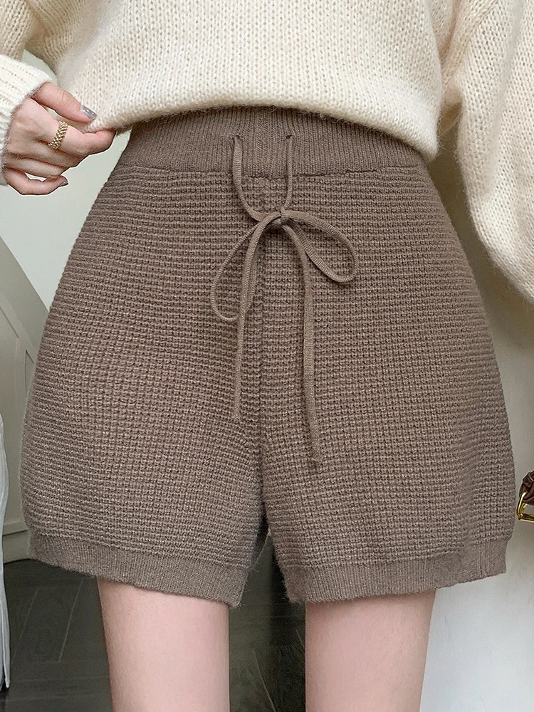 

Knitted wide leg shorts women's autumn and winter 2025 new high waist slim fit casual versatile a-word short pants