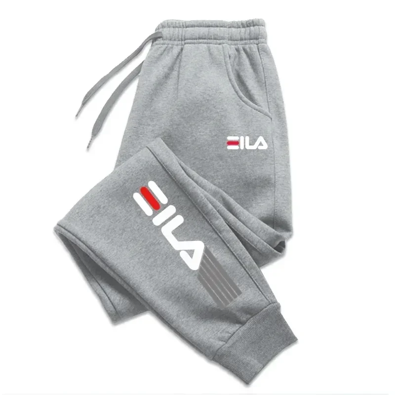 Breathable tapered casual sports pants, all-season bottoms for men, maintain freshness in varied weather.