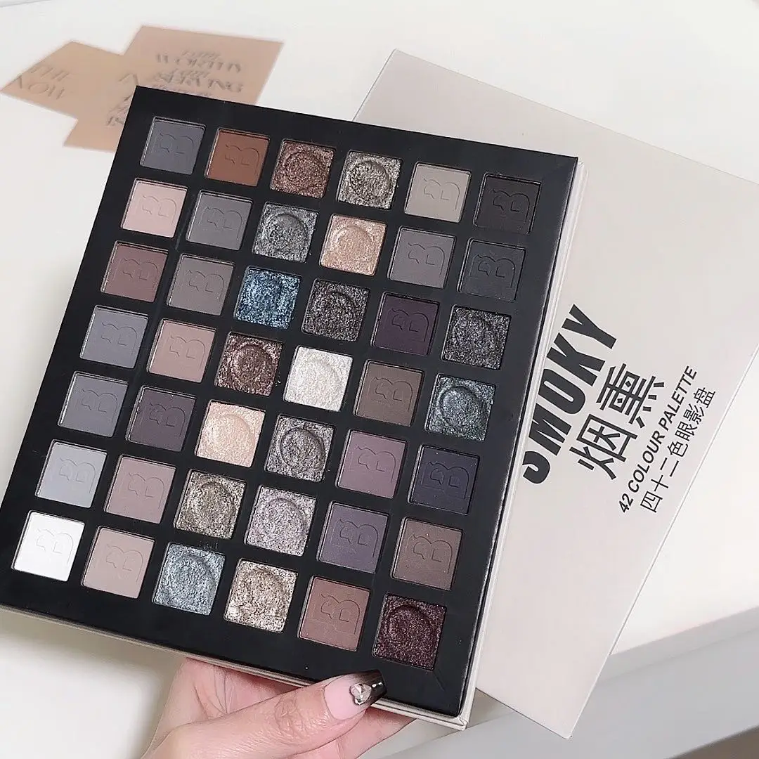 DIKALU ซุปเปอร์คอมพลีท สโมคเพลท! พาเลทอายแชโดว์ 42 สี SMOKY เนื้อแมท ประกายมุก สีสันสดใส ติดทนนาน สีดำ สีม่วง