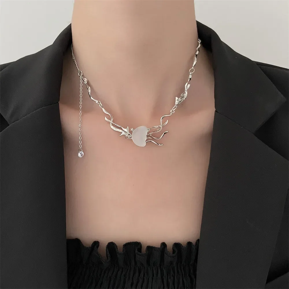 2024 New Floating Jellyfish Matte Crystal Necklaces for Women Fashion Jewelry Y2k Accessories Female Acaleph Necklace Gifts