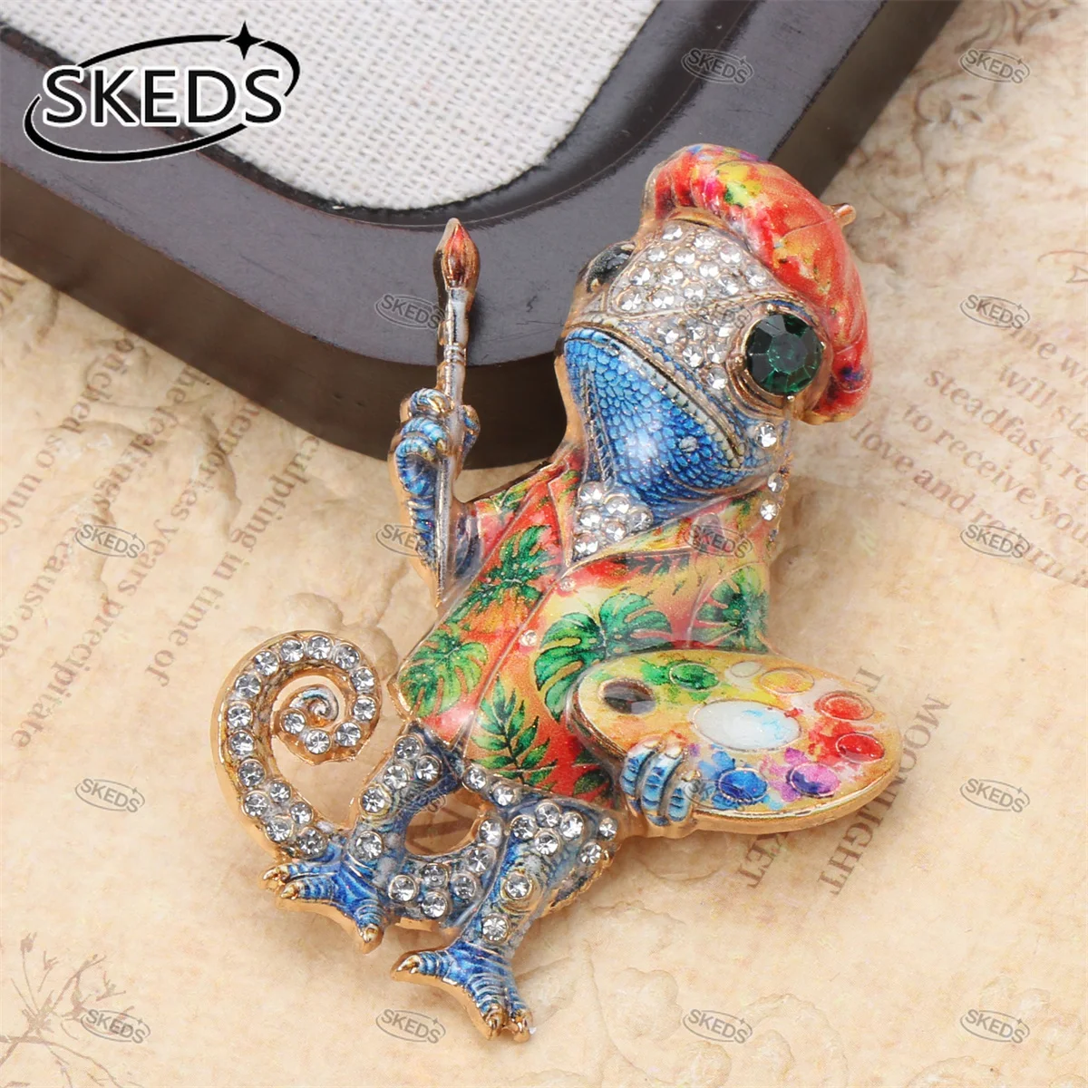 Artistic Painter Chameleon Brooch Enamel with Crystal Rhinestone Unique Lizard Pin Women Banquet Dress Decoration