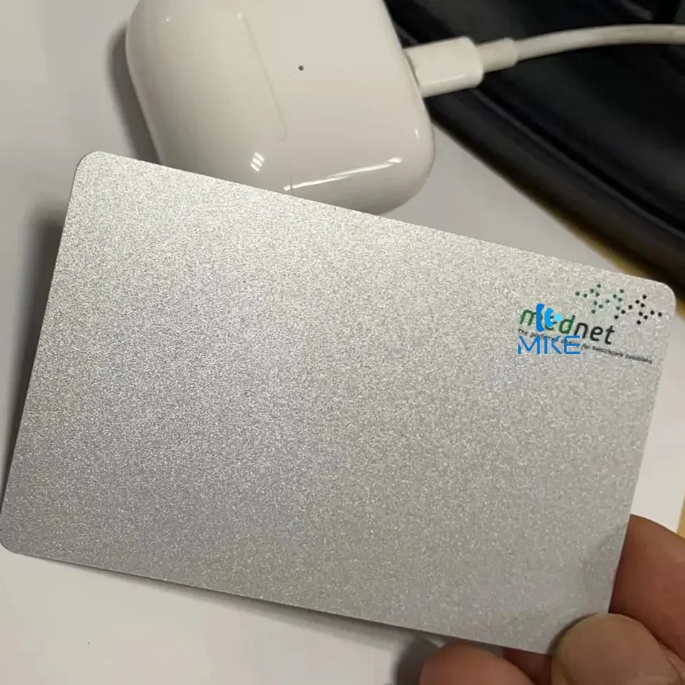 

Поставщик смарт-карт из ПВХ с золотистого и серебряного дна