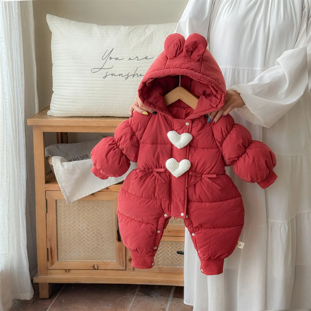 

Newborn Girls Bodysuits Hooded Love Applique Thicken Warm Toddler Girls Rompers New Winter Infant Baby Girls Jumpsuits Overalls