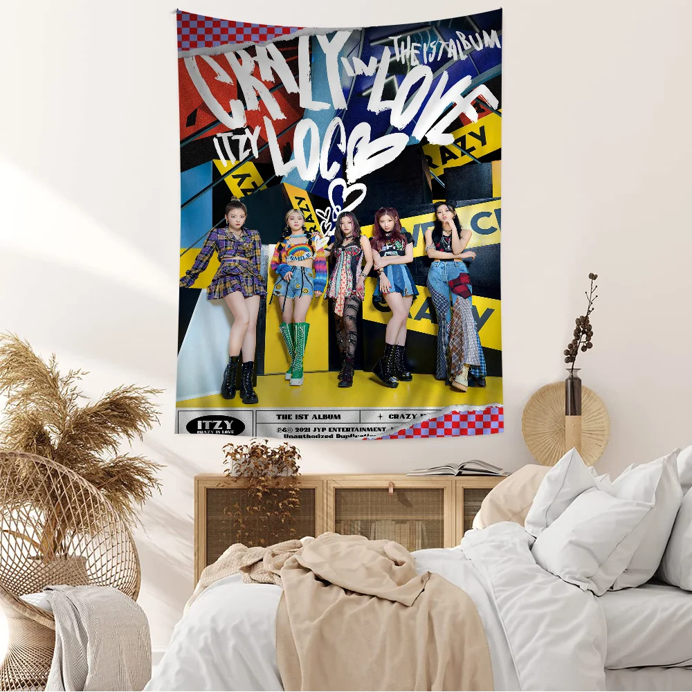 Kpop Group I-Itzy Korean Girls Singer Tapestry Anime Tapestry Hanging Tarot Hippie Wall Rugs Dorm Wall Hanging Sheets Cartoon