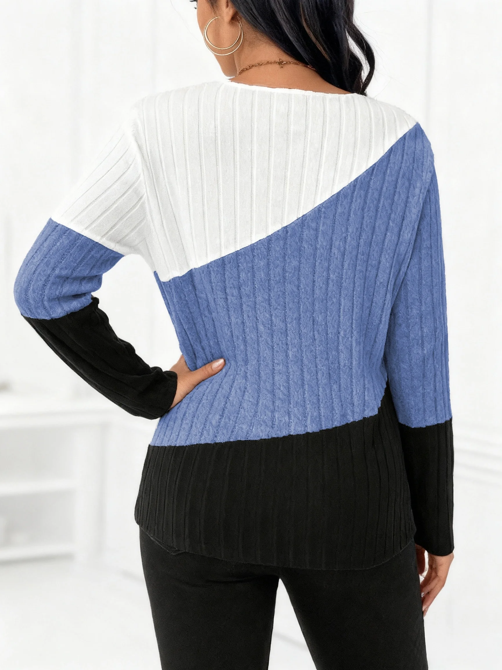Stilvoller Plus-Size Damen-Pullover mit Farbblock-Design und V-Ausschnitt für gemütlichen Chic – Detail 19