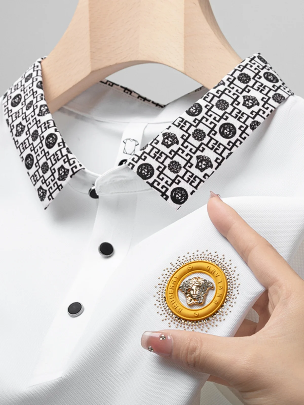 

Мужская повседневная футболка из ледяного шелка с коротким рукавом, приталенного кроя, из бамбукового угольного волокна, летняя тонкая модель