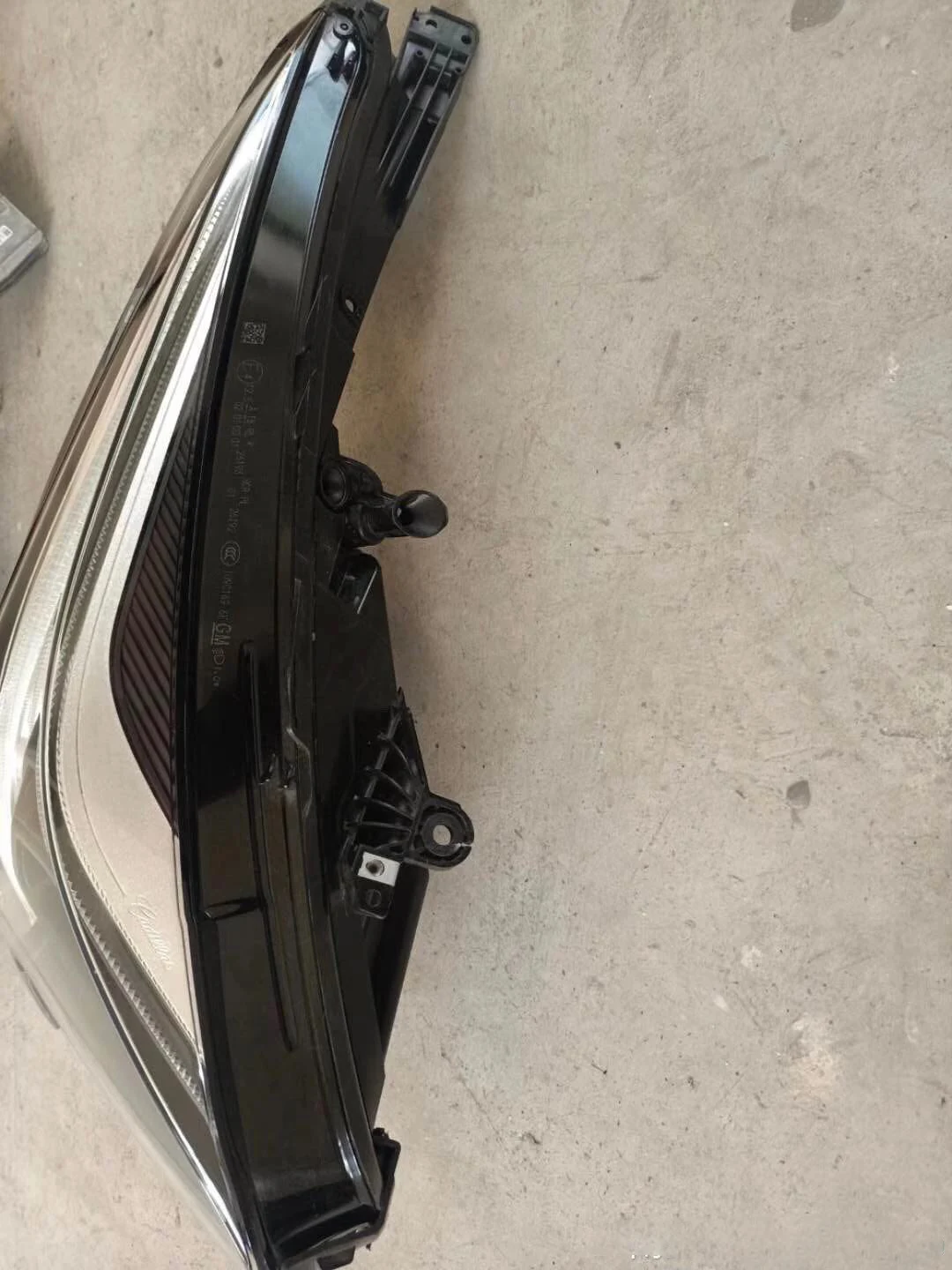 Suitable for 18-20 Cadillac XT4 LED headlamp