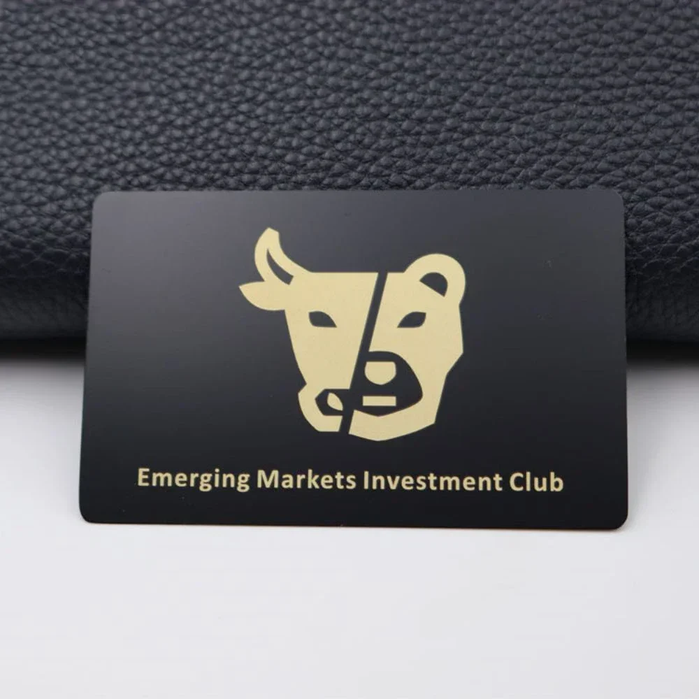 Carte noire de crédit en métal, couleur personnalisée, avec fente pour puce et bande de Signature à bande magnétique