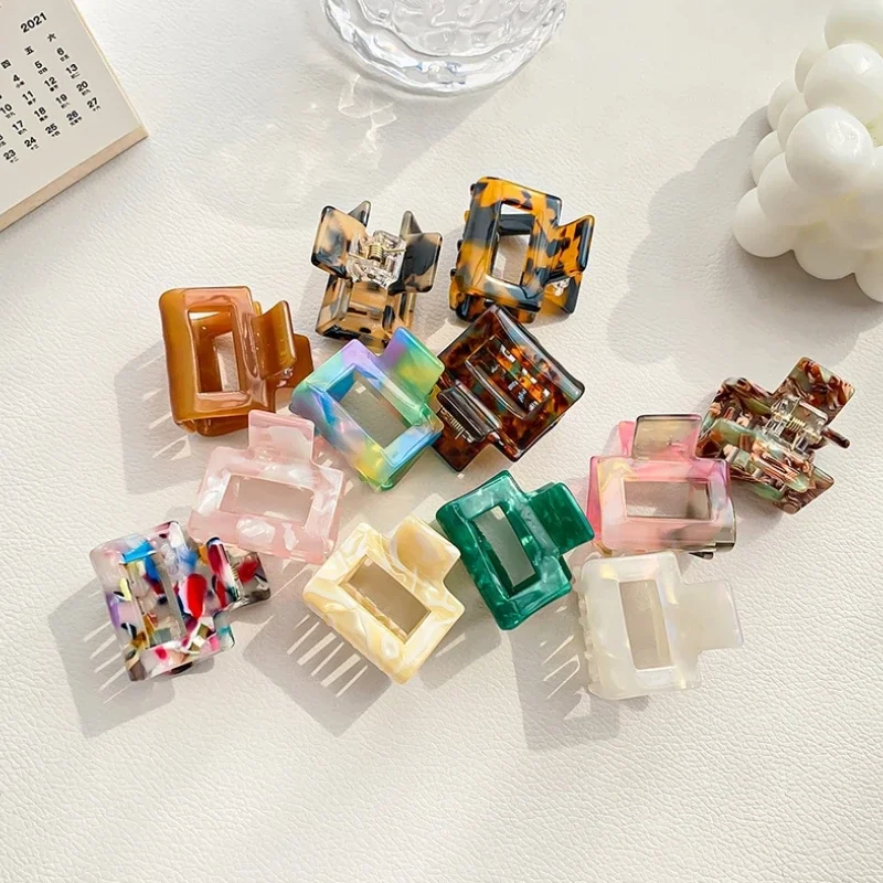 

DS Classic Retro Leopard Print Square Hair Claw Acetate Claw Clips 3.5CM Small Crab Hair Clips Hair Accessories for Women Girls