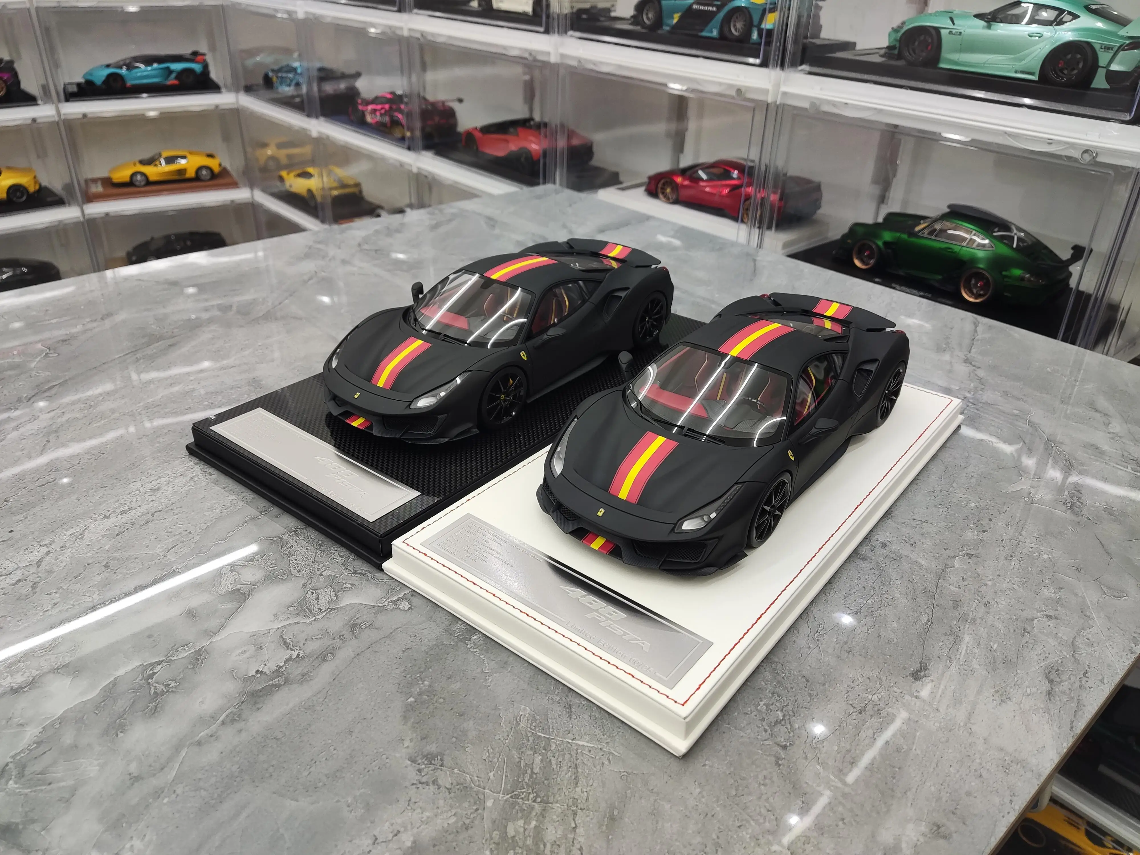 DM 1:18 488 Pista Matte Black Limited to 25 Pieces Simulation Resin Static Car Model Toys Gift