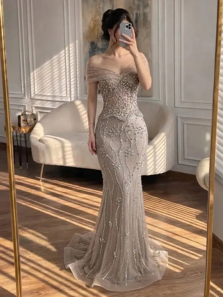 Elegante Abendkleider mit Schulterfreiem Design, Applikationen, Spitze, Perlen, Pailletten, Schnürung am Rücken, Ballkleid mit Schleppe, Maßanfertigung