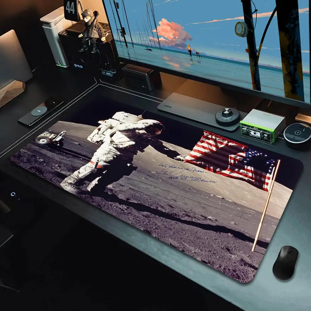 The International Space Station Mouse Keyboard Mat Desk Pad Japan Anime PC Accessories Non Slip Custom Made Pad Mouse pad