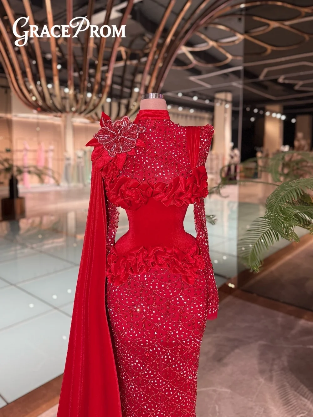 

Formal 3D Floral Evening Dress Graceful Crystal Beaded Evening Gown Charming Appliqued A-Line Floor-Length Party Gown