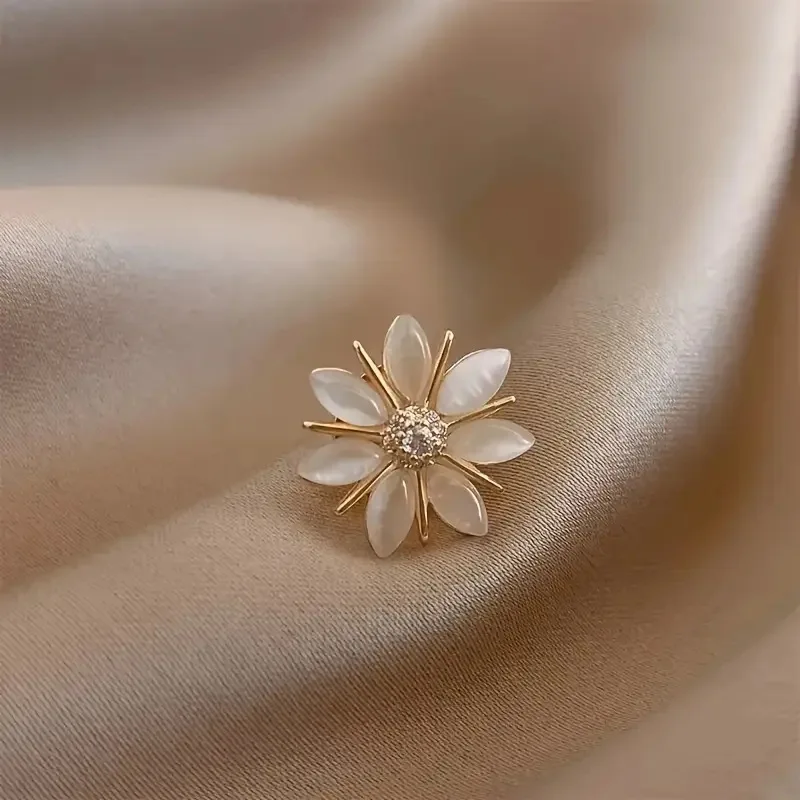 Elegant Anti-Exposure Brooch Pin No Sew Small Brooch Women High-End Versatile Fix Clothes Suit Collar