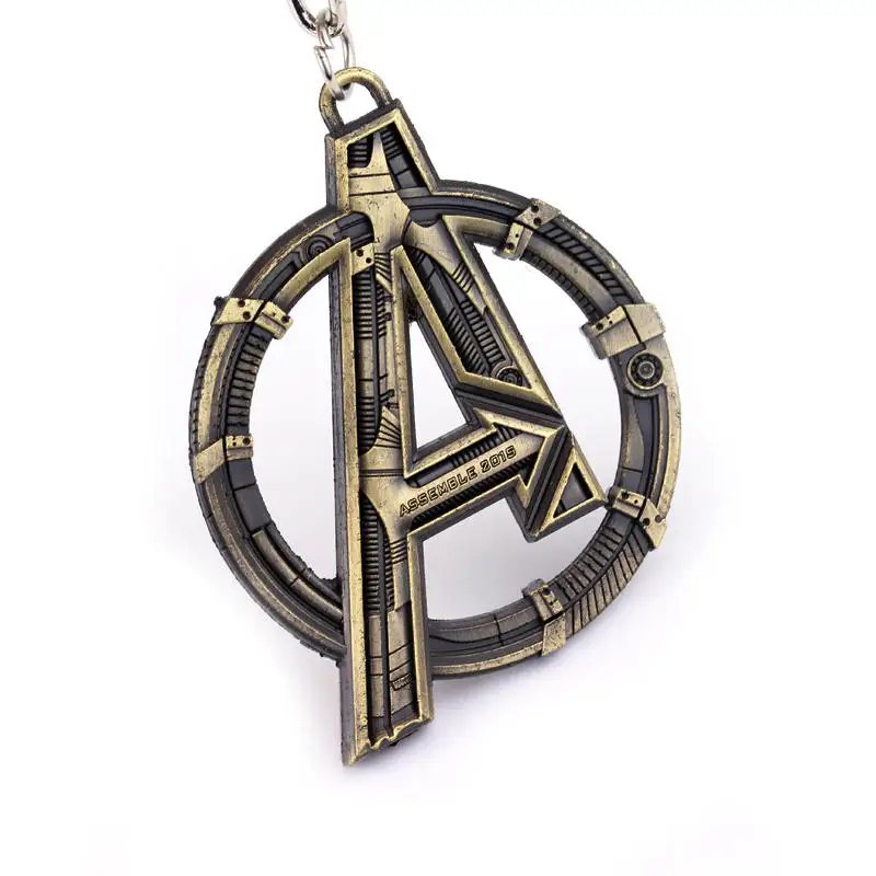 Brelok do kluczy Avengers film kolorowy kapitan ameryka tarcza wisiorek metalowy brelok dla przyjaciół akcesoria do biżuterii prezent