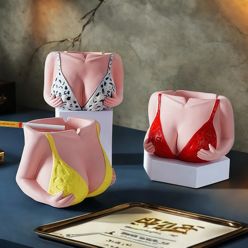 Novelty Funny Bikini Ashtray Desktop Ornament for Living Room Cartoon Lady Bikini Ashtray Birthday Gift Human Body Ashtray Decor