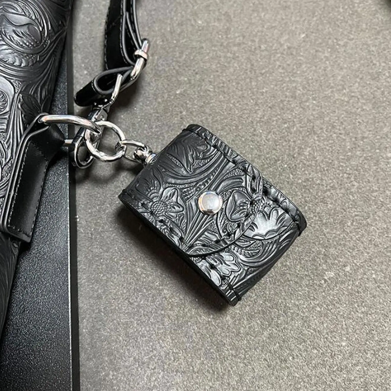 Artistic PU Leather Pool Cue Case Stylish Embossed Shoulder Carry Bag for Billiard Cue Stick Protection and Accessories