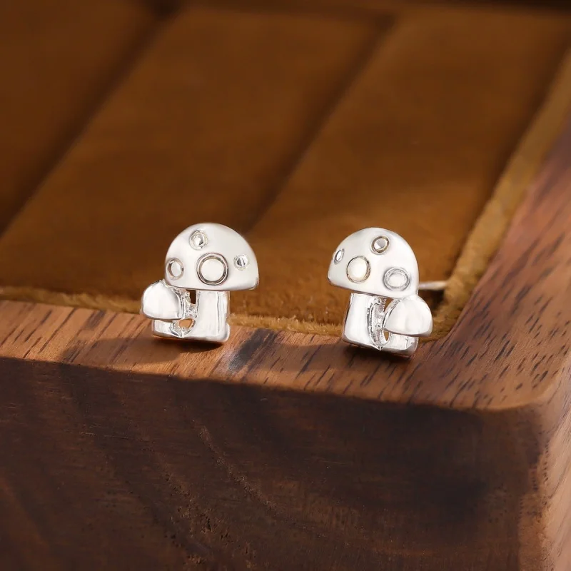 

Хит продаж, новые модные креативные серьги-грибы из стерлингового серебра 925 пробы, милые классические универсальные серьги-грибы против аллергии ED271