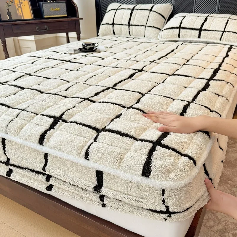 

New Jacquard Solid Color Plaid Fitted Sheet Thickened Padded Autumn and Winter Warm Bed Cover Three-Piece Set