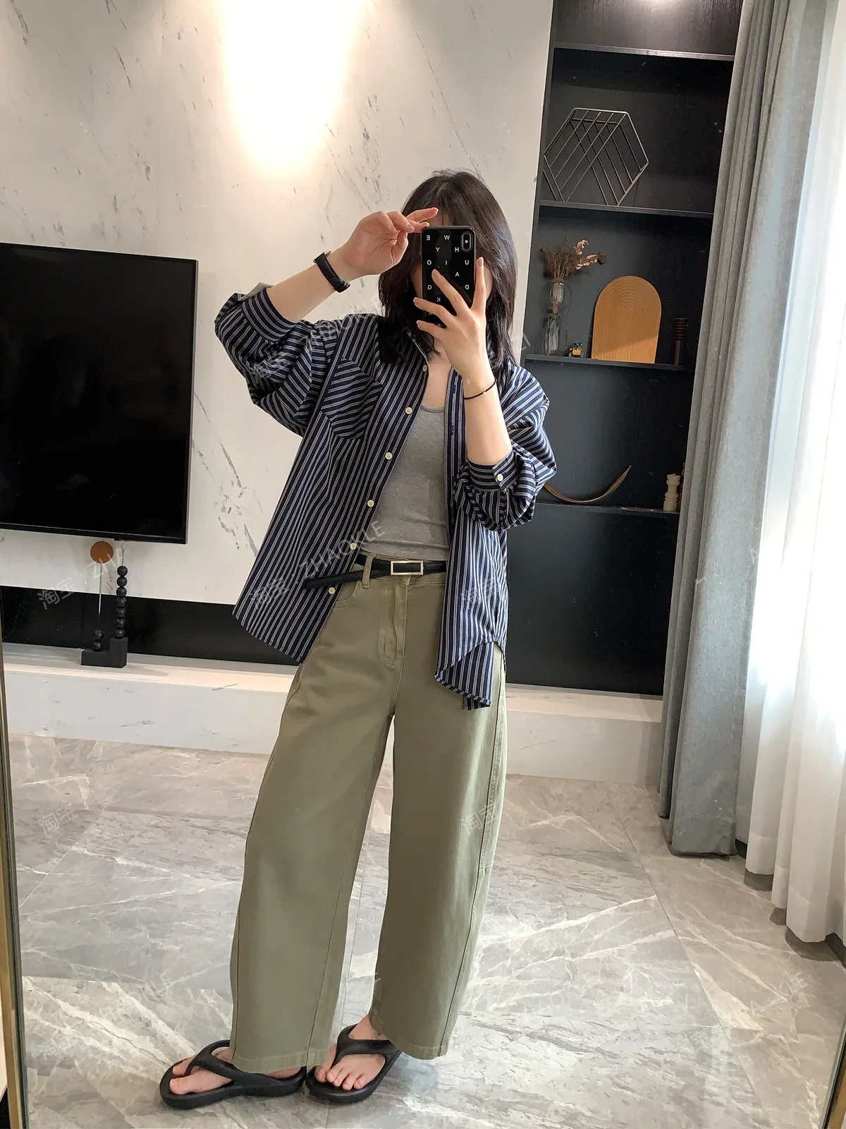 

Свободная полосатая рубашка нейтрального стиля, темно-синяя, без воротника, для женщин, для повседневной носки, весна-лето, модная женская рубашка