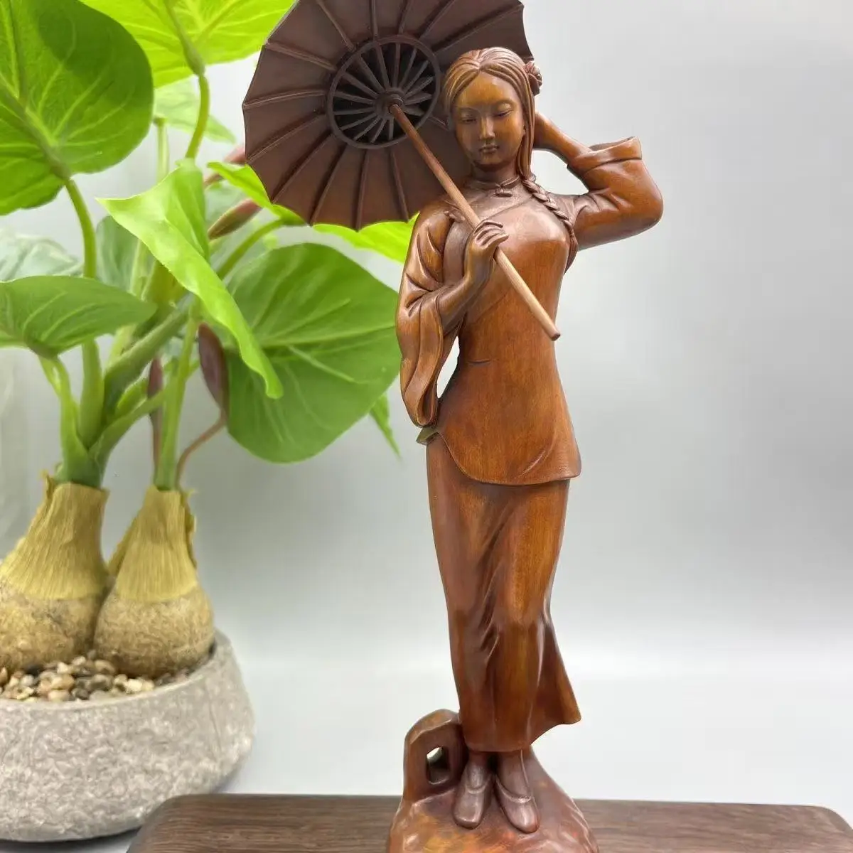 Antique old Chinease Boxwood carving young Umbrella beautiful girl statue,Handicrafts, best collection&adornment, Free shipping
