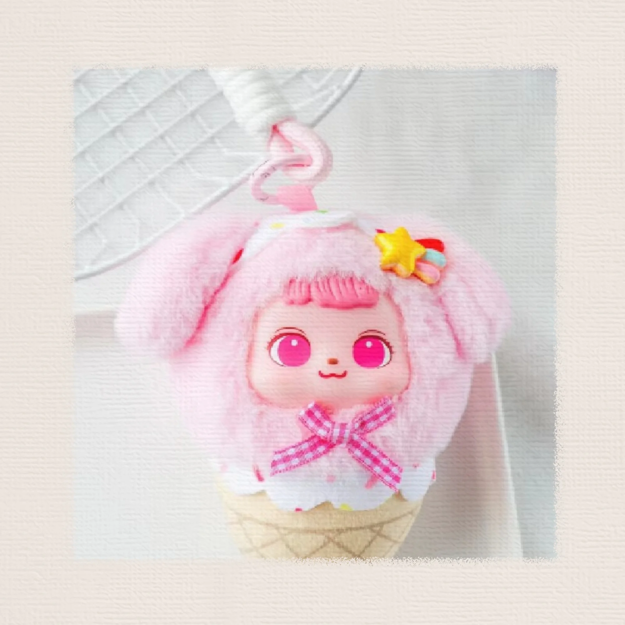 ใหม่ Original XIVO Lucky Ice-cream cone Series จี้ตุ๊กตากล่องตาบอดไอศกรีมตุ๊กตากระเป๋าเป้สะพายหลังตกแต่งจี้ของขวัญแปลกใจ