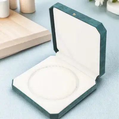 Рисунок 5 - Дисплей для хранения ювелирных изделий