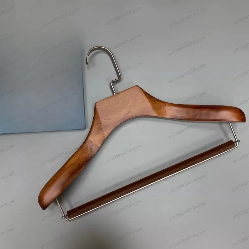 Solid wood men's and women's hangers, wide shoulder coats, suit hangers, wooden clothes, support clothes, and hang custom logos.