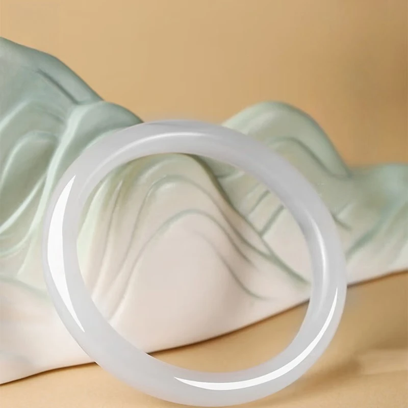 

New Natural High Ice Classic White Bracelet, Suitable for Daily Wear and Jade Bracelet