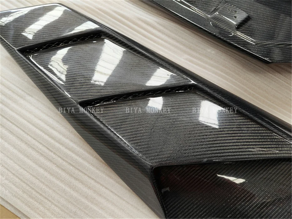 High-quality OM true carbon fiber roof vent for Lamborghini aventador LP700 LP720 auto parts Rear side air vent