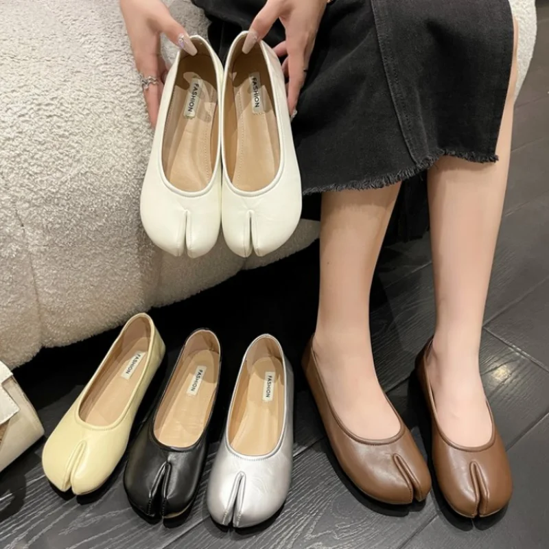 Women Flats Tabi Ninja Shoes Woman Microfiber Leather Comfy Flats Split Toe Slippers Soft Bottom Loafers 2024 New Fashion Design