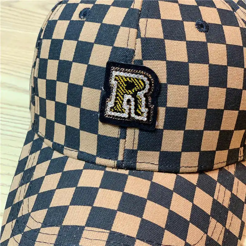 Retro Checkerboard Plaid R Letter Baseball Cap Man Women High Quality Streetwear Hip Hop Style Adjustable Back Buckle Sun Hat