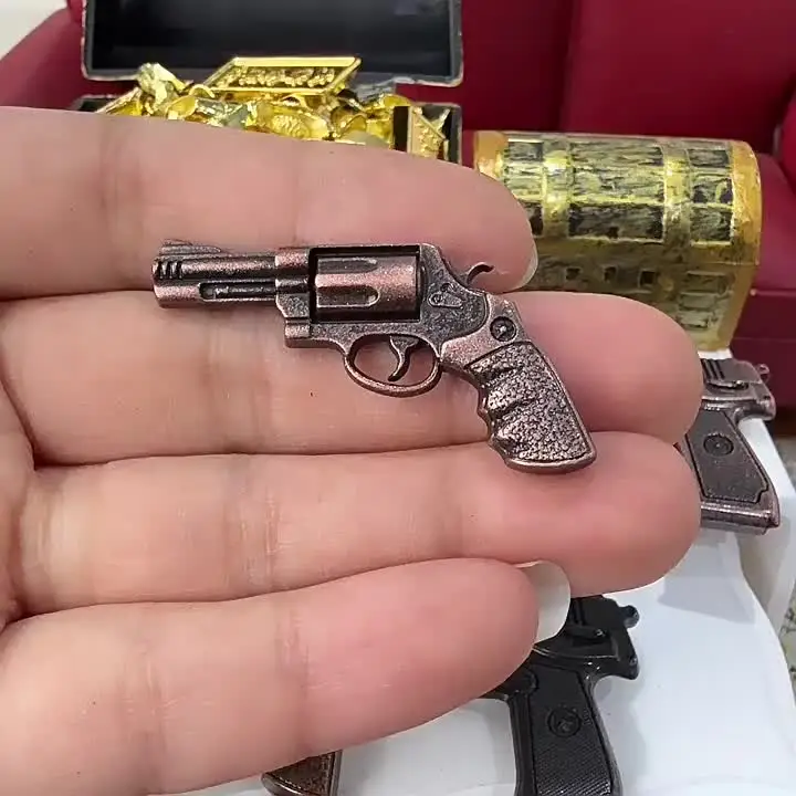 Mini pistolet à pistolet en métal, modèle de jouets, arme de soldat pour maison de poupée, accessoires miniatures, accessoires de décoration, artisanat de décoration pour la maison