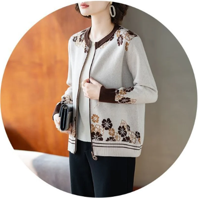 

Lady knitted Coat Women Cardigan Embroidery Jacket Autumn middle-aged Women Clothes Outwear Casual O-neck Zip Knitted Sweater