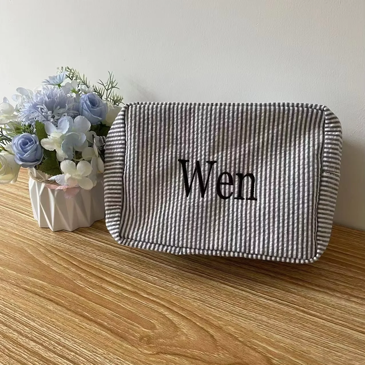 

Custom Striped Makeup Bag for Travelling Personalized Name Women's Portable Toiletry Bag Embroidery Name Makeup Storage Bags