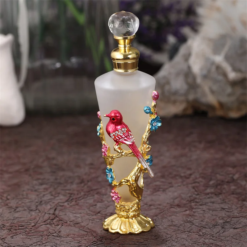 20pcs 30ML Classic Dubai Style Metal Arabic Glass Essential Oil Bottle Fancy Luxury Metal Conical Perfume Bottles for Women