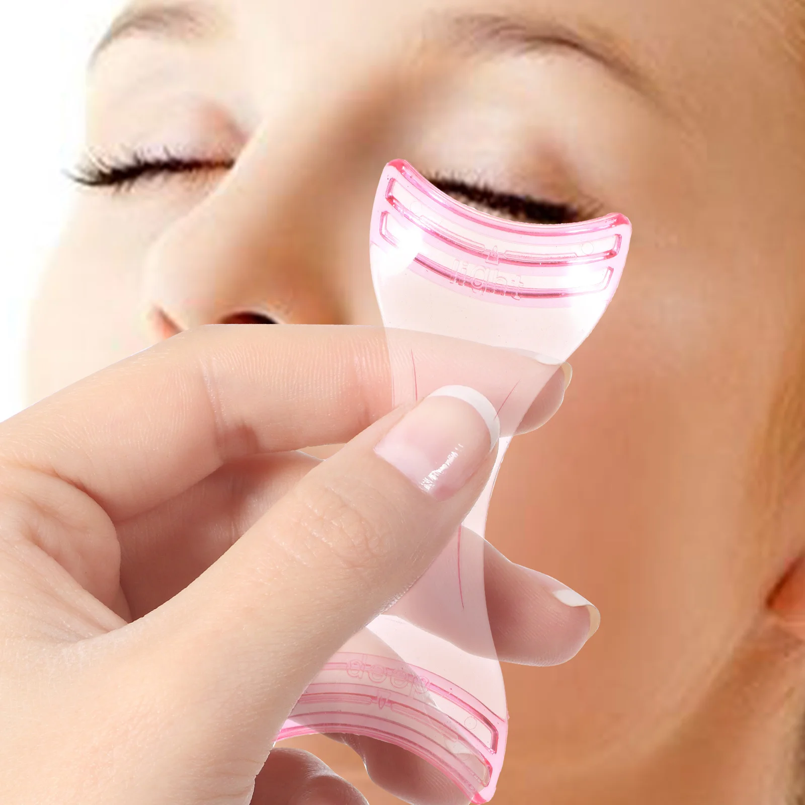 ピンクのアイライナーシェイパーツール ABS ポータブル軽量 2 つの異なる曲線角度テンプレートステンシル女性メイク初心者