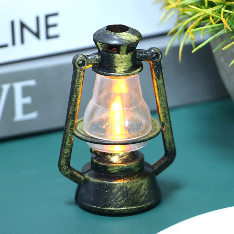 1Pc miniaturowe Retro świecące lampy naftowe Model w/bateria ściana światło oświetlenie LED dekoracja mebli dom dla lalek Living Scene Decor