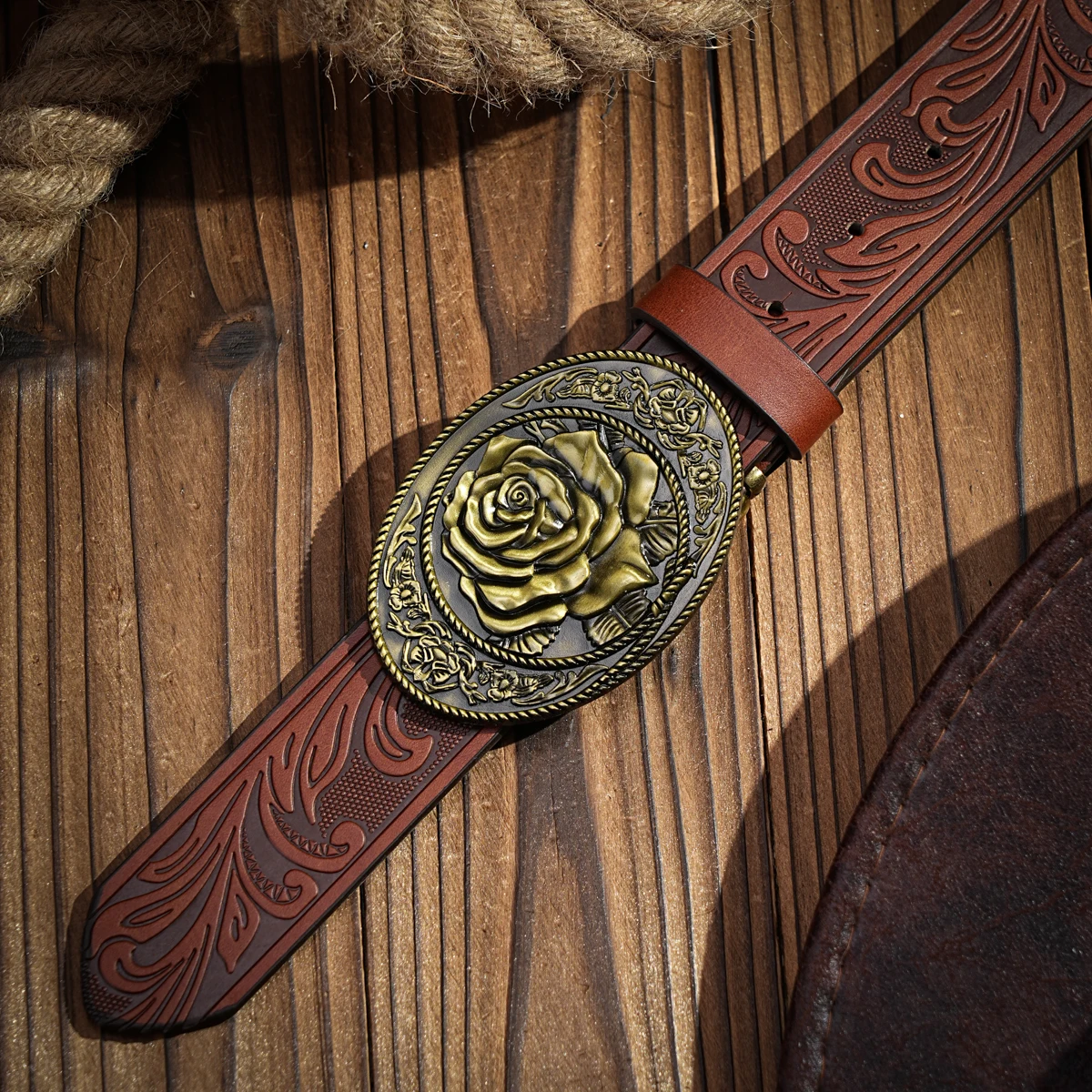 Ein lässiger, individueller und Retro-Gürtel, Kleidungsaccessoire im Western-Stil, Metallschnalle, PU-Gürtel, geeignet für Männer und Frauen. – Detail 6