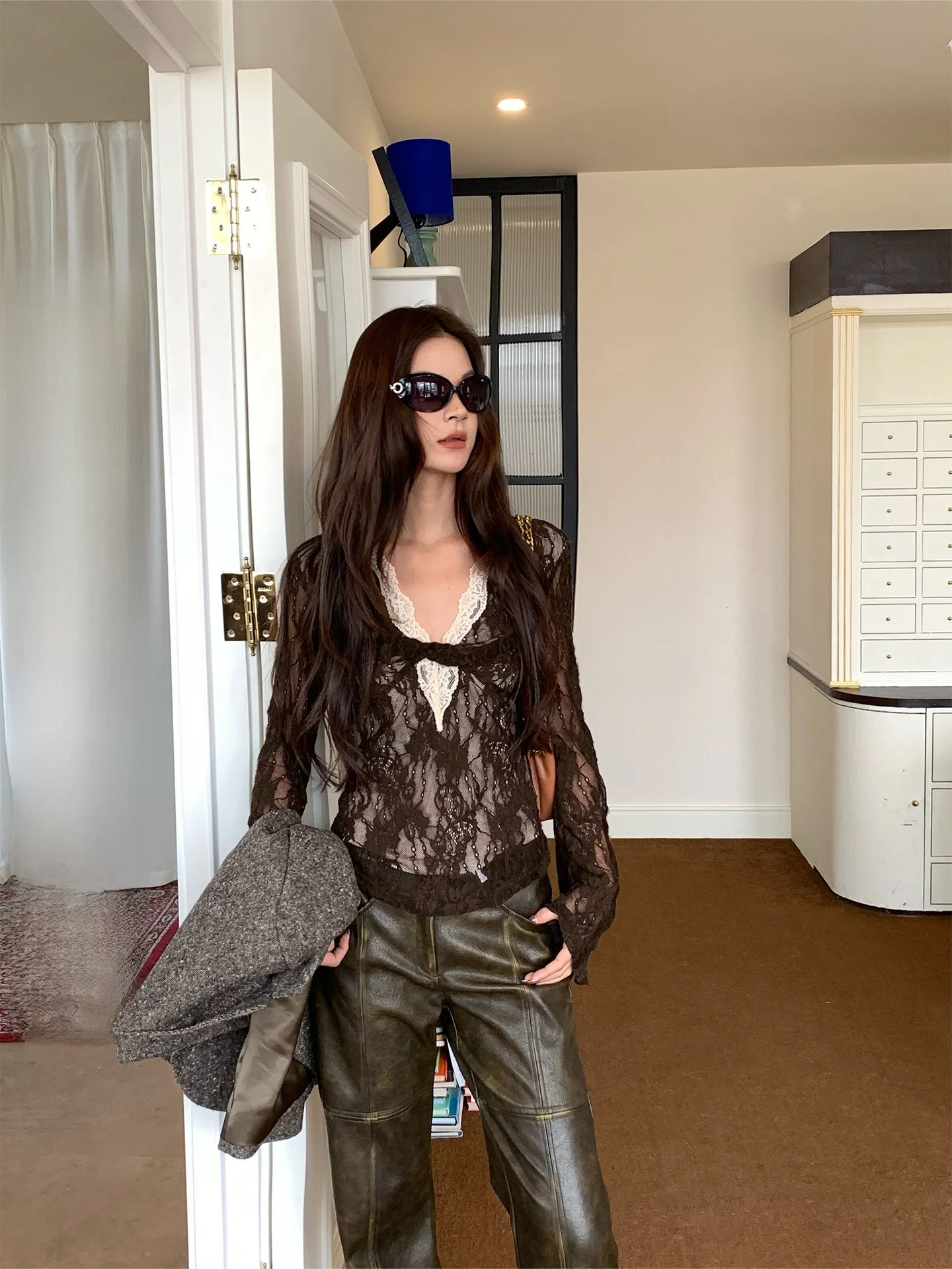 

Ретро-топ с кружевными вставками и рюшами, V-образным вырезом, длинными рукавами, облегающий, вязаный, базовый, женский, модный дизайн