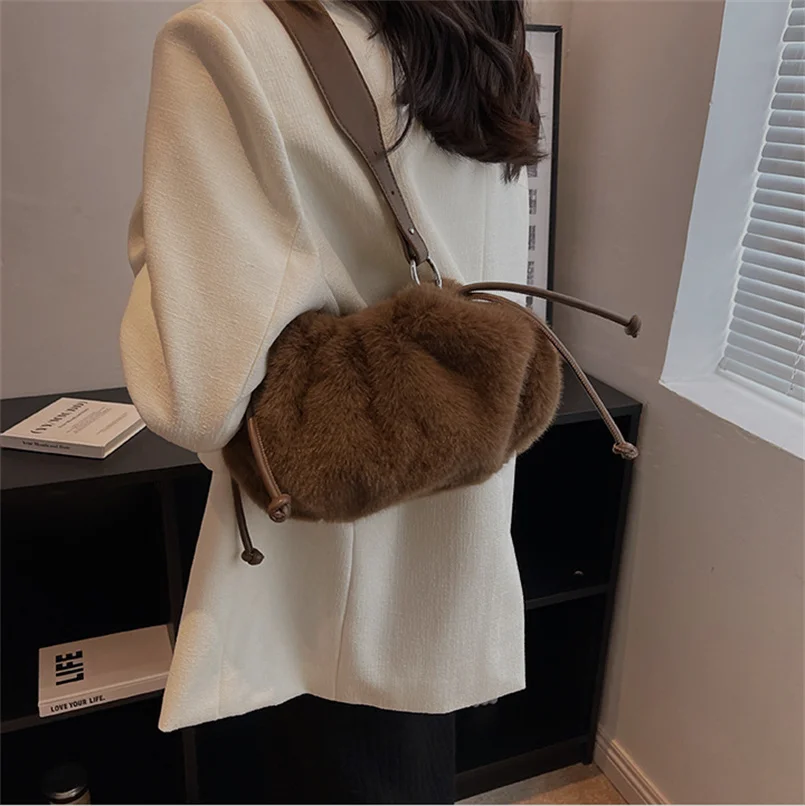 Plush Velvet Bag for Women Autumn and Winter Versatile shoulder bag High-end Feel  Pleated Cloud Bag Handbag Storage Wallet