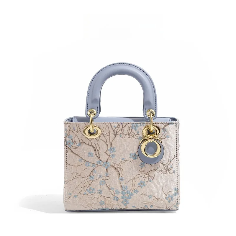 

Niche Designer Style High-quality Daifei Women's Bag, Large Capacity Handbag, Temperament Plum Blossom Embroidery Shoulder Bag