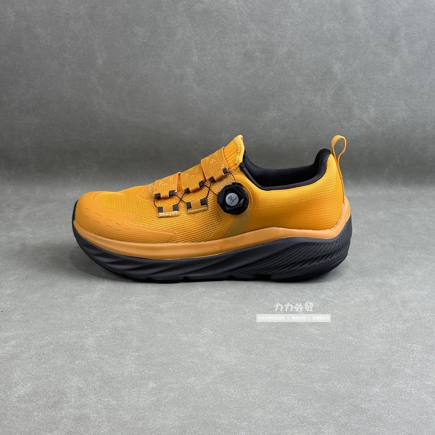 

Hot Sale Lightweight Durable Professional Anti-Slip High-Quality Walking Shoes Exceptional Traction Very Good