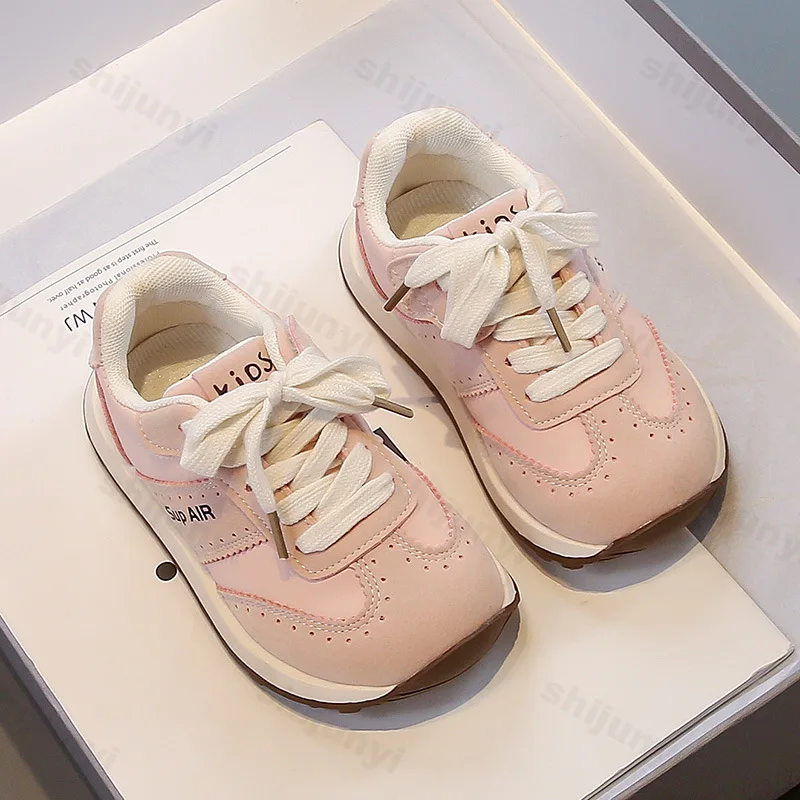 

Уличные нескользящие кроссовки для мальчиков, осенние легкие удобные кроссовки для девочек, модная детская повседневная обувь на мягкой подошве со шнуровкой