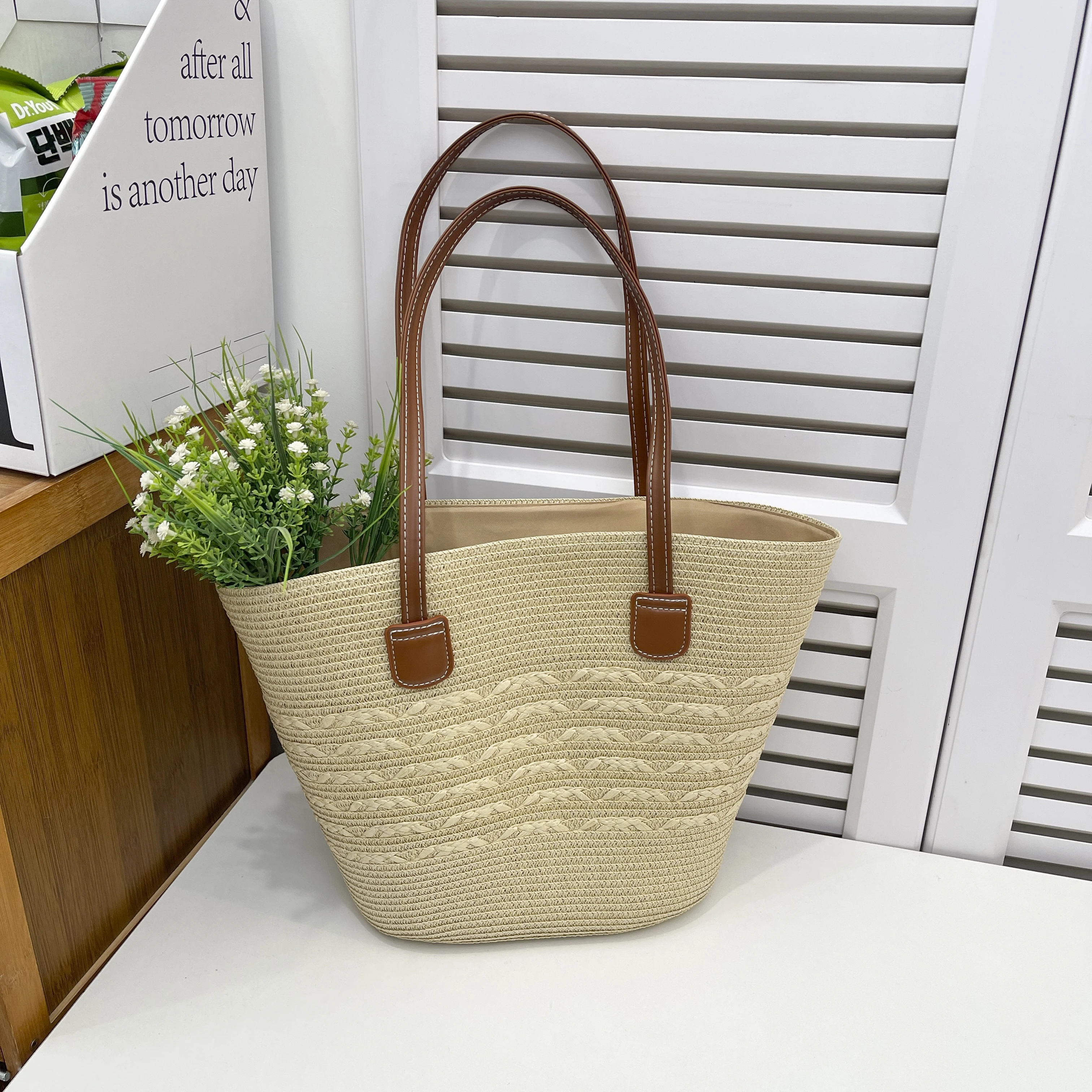 

Fresh Vacation Women Shoulder Bag Woven Stripe Colorblock Straw Handbag Large Capacity Breathable Tote Bag for Casual Commute