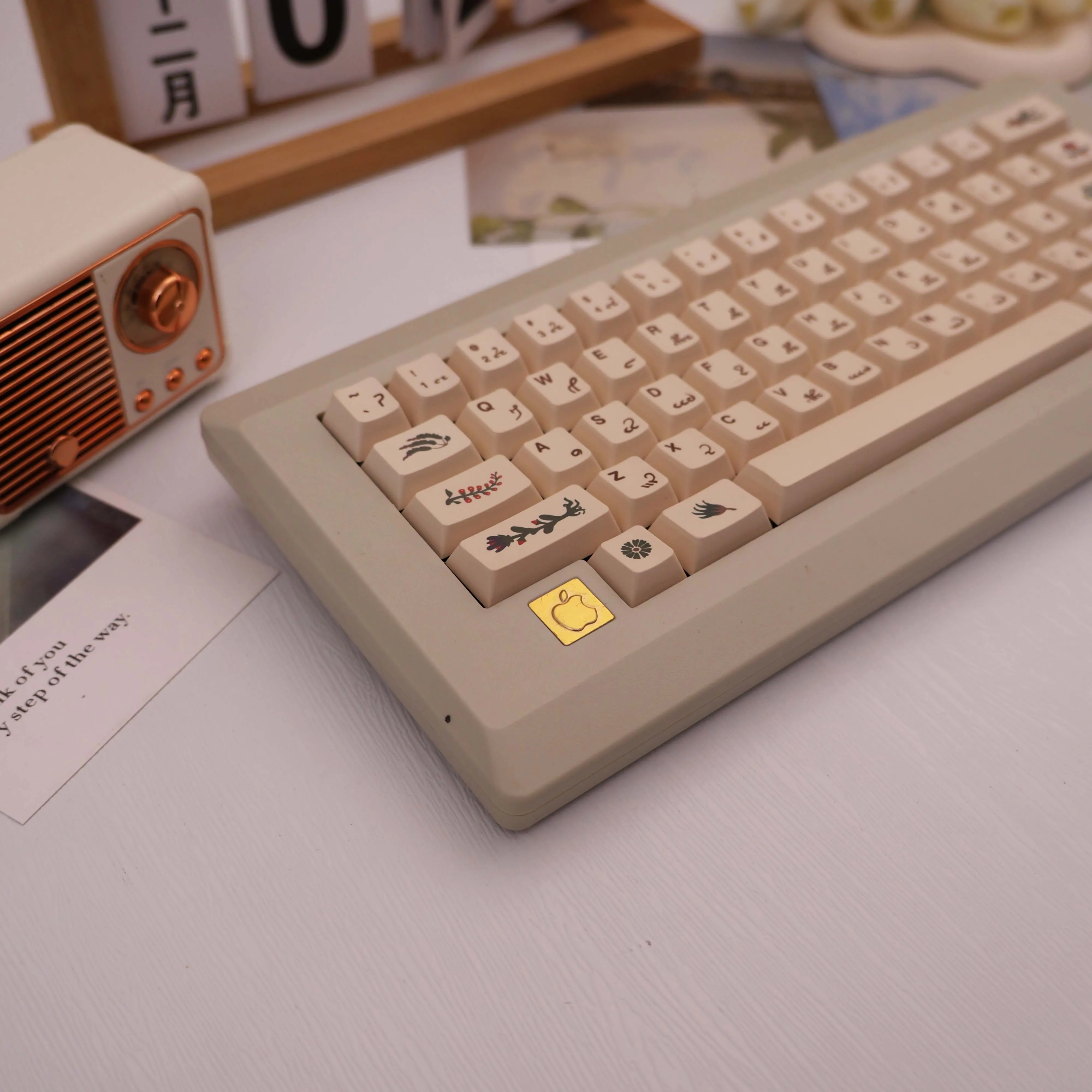 137 Keys Retro Manuscript PBT Dye Sub Cherry Profile Keycaps with 7U Split Space for 61/68/87/104 MX Switch